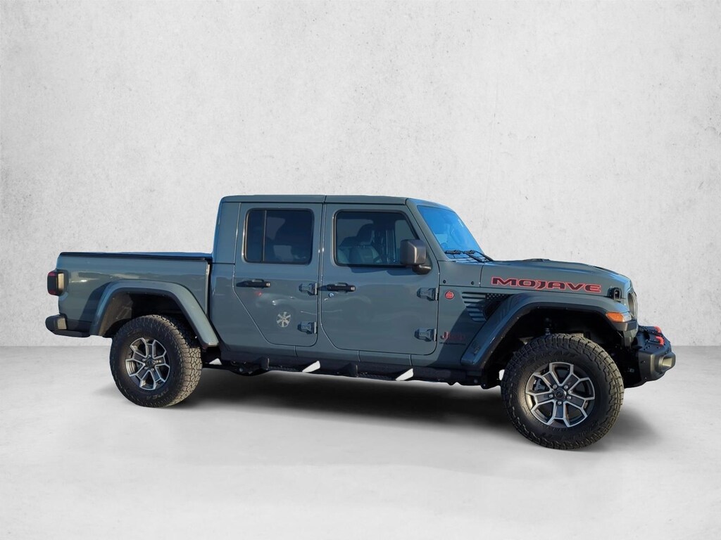 Used 2025 Jeep Gladiator Mojave Truck Crew Cab