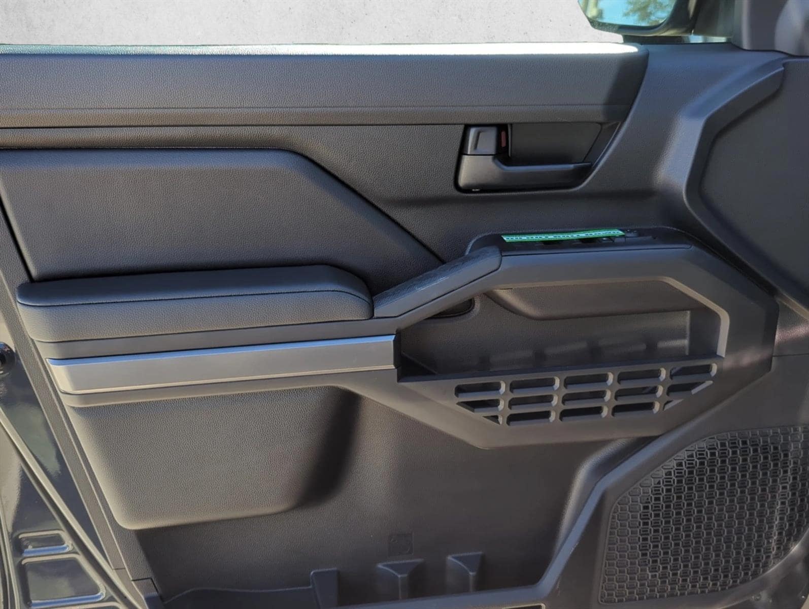 2026 Toyota Tacoma SR5 - Photo 10