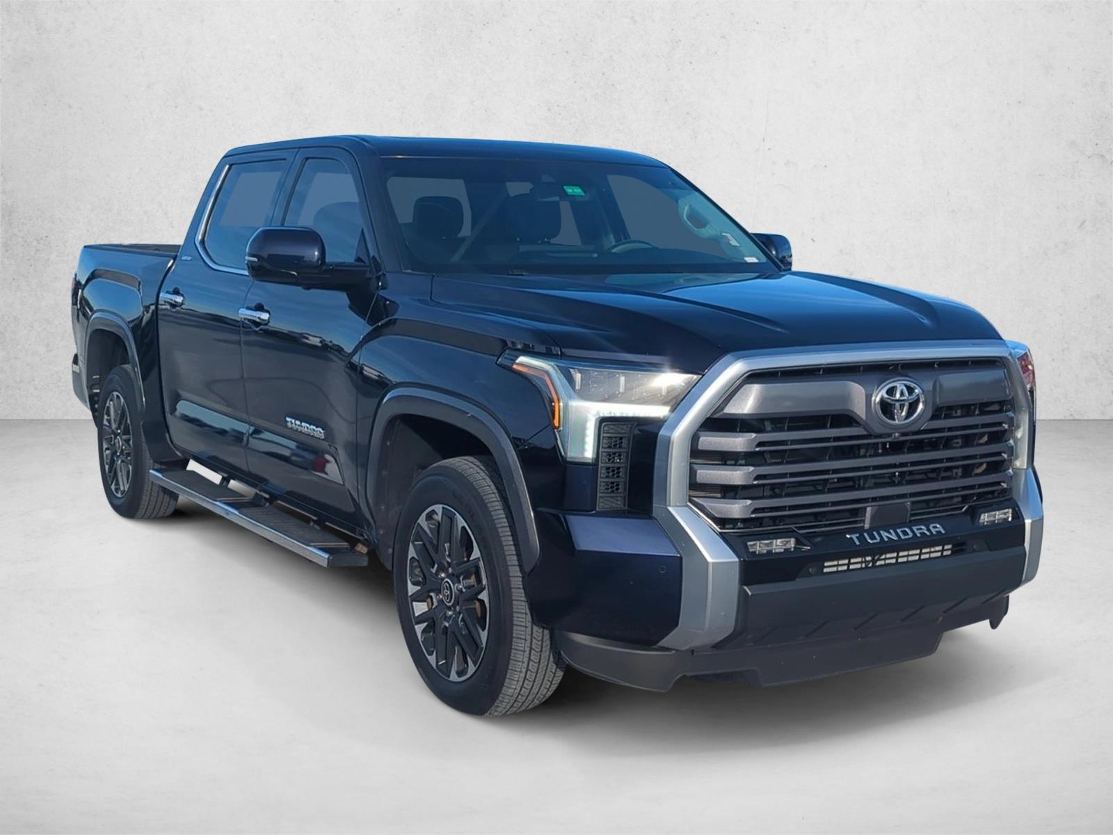 2023 Toyota Tundra Limited CrewMax photo 3