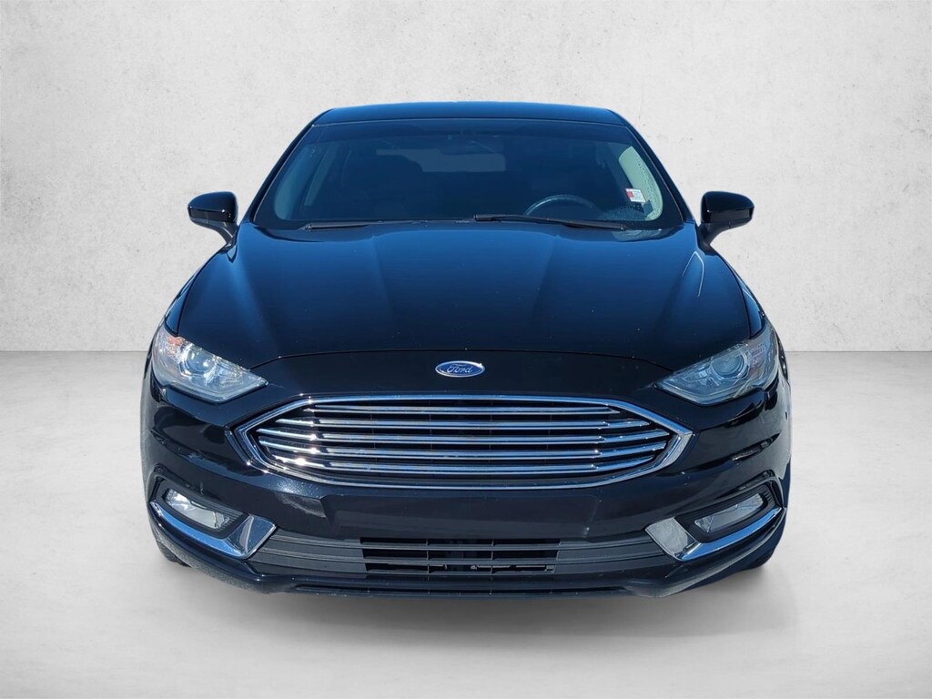 Used 2017 Ford Fusion SE Sedan
