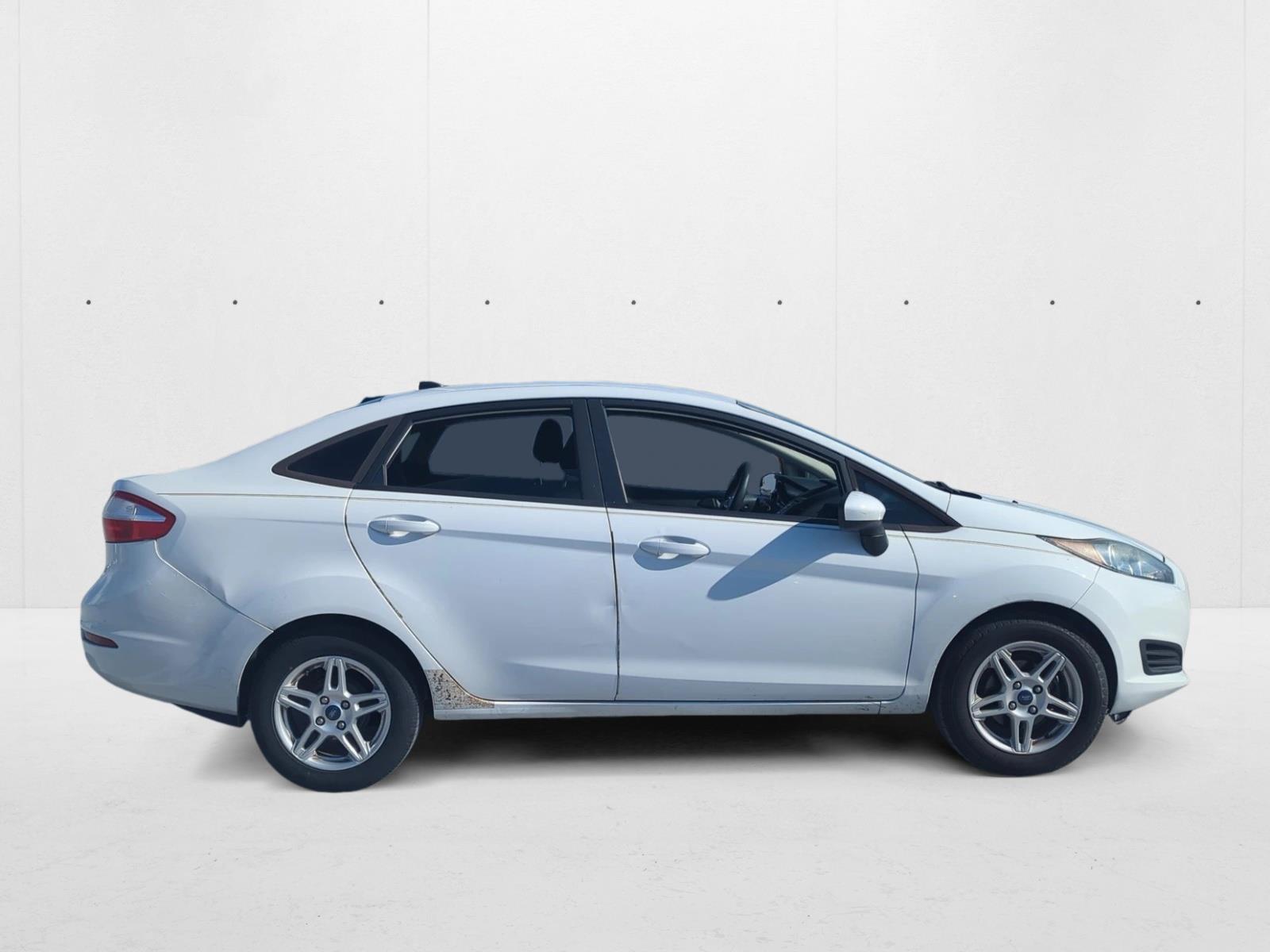 2017 Ford Fiesta SE photo 4