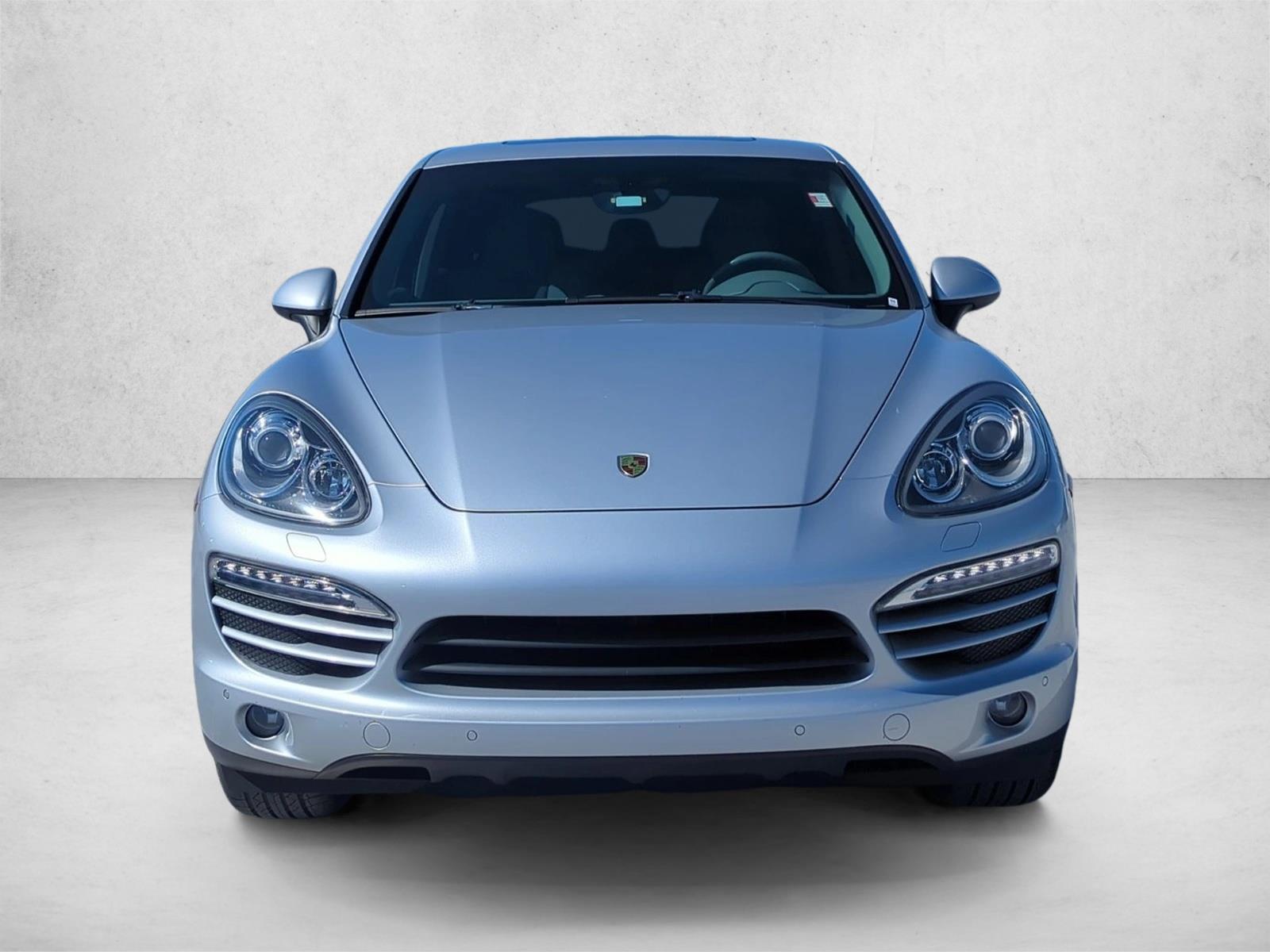 2012 Porsche Cayenne Base photo 2