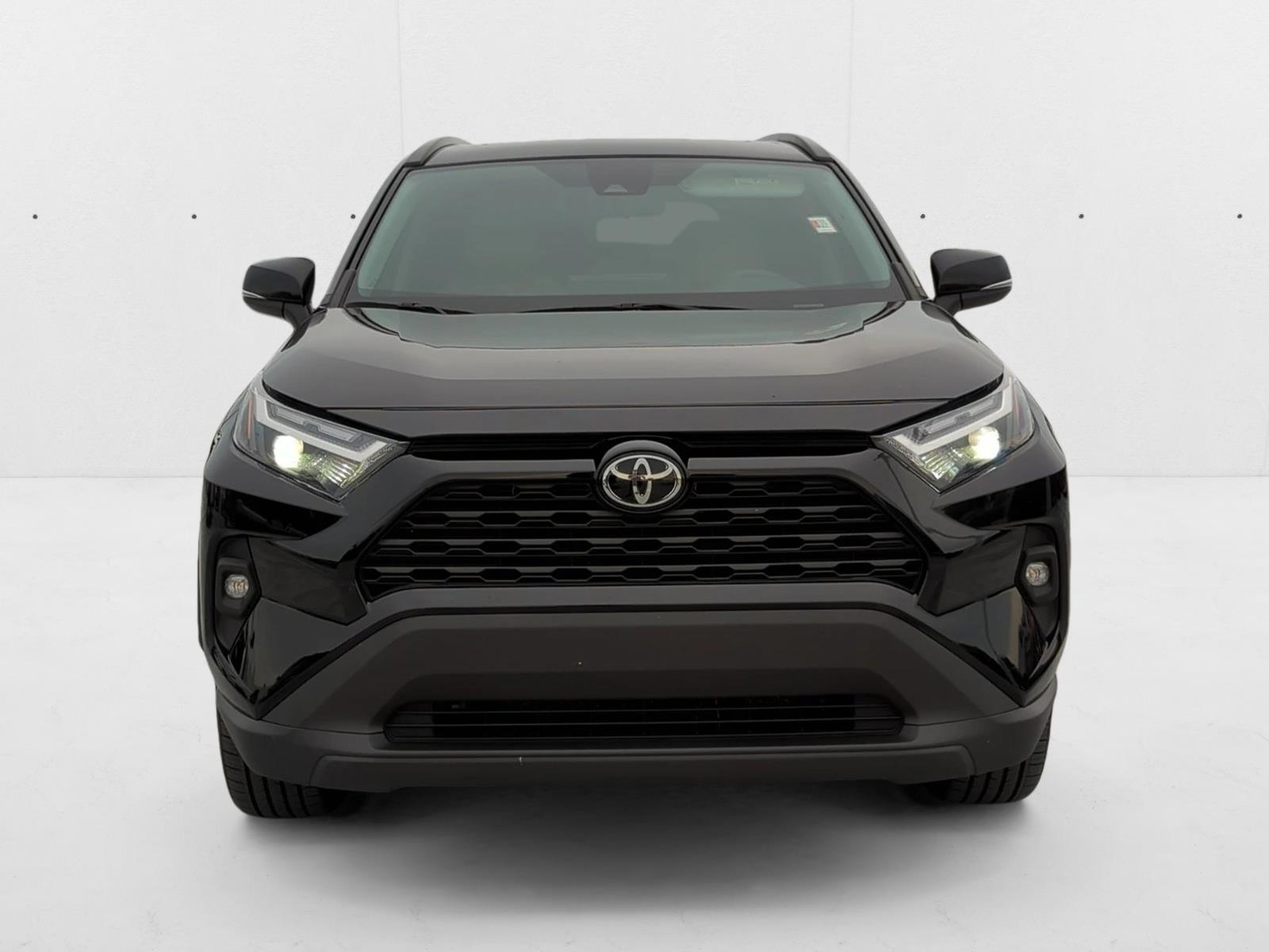 2022 Toyota RAV4 XLE Premium photo 2
