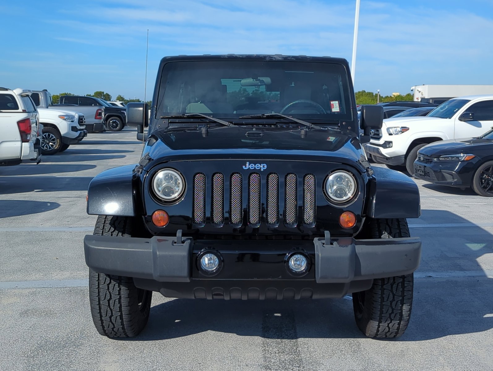 2010 Jeep Wrangler Unlimited Sahara photo 2
