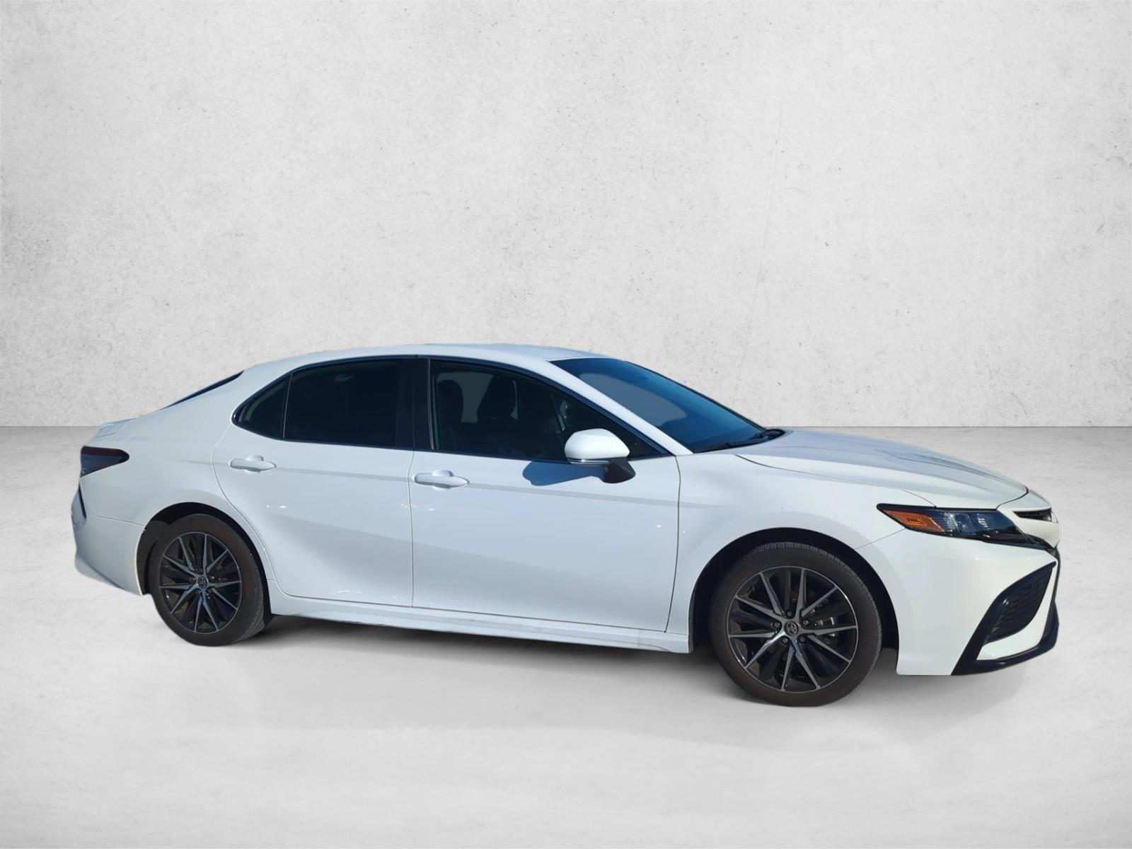 2024 Toyota Camry SE photo 4