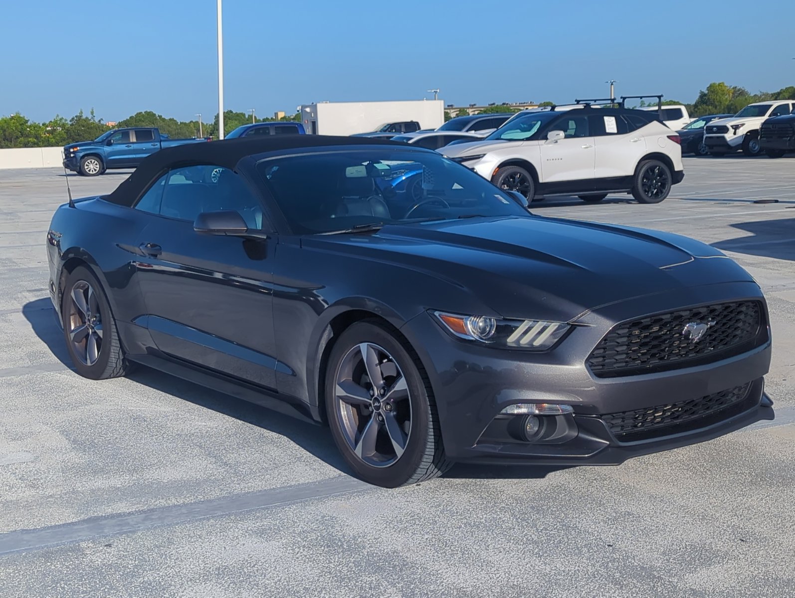 2017 Ford Mustang EcoBoost Premium Convertible photo 3