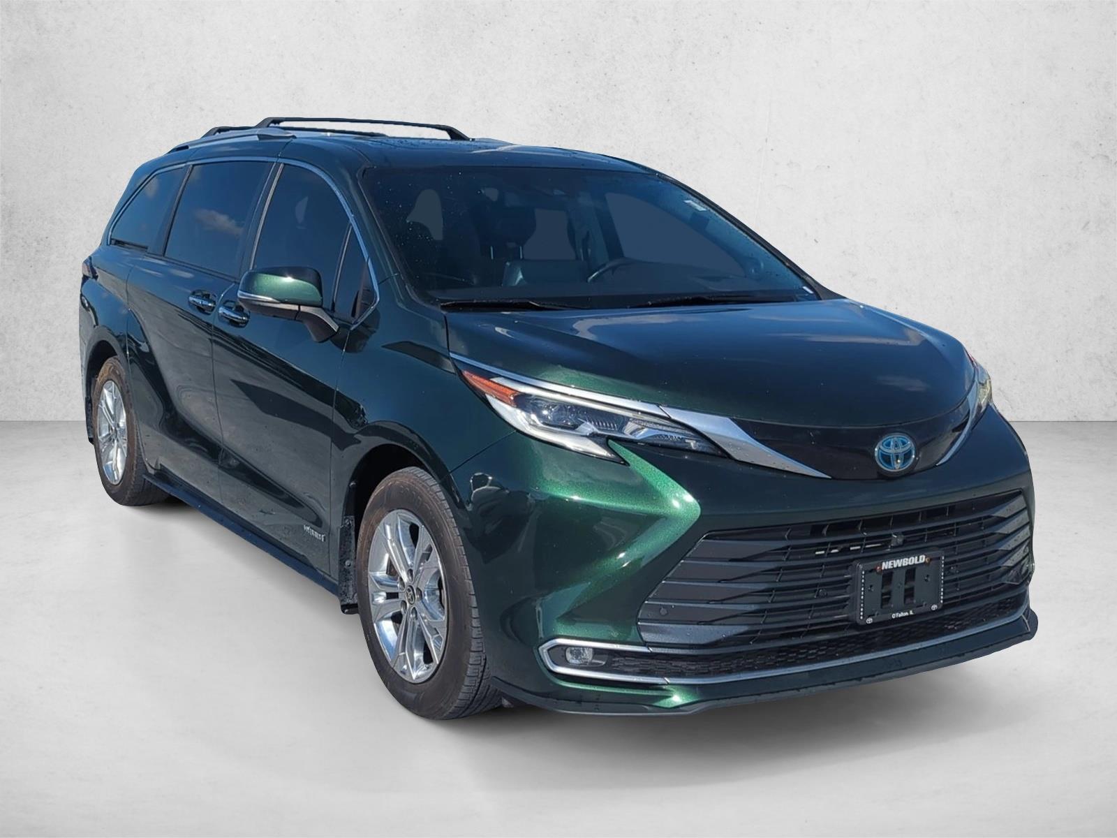 2021 Toyota Sienna Platinum photo 3