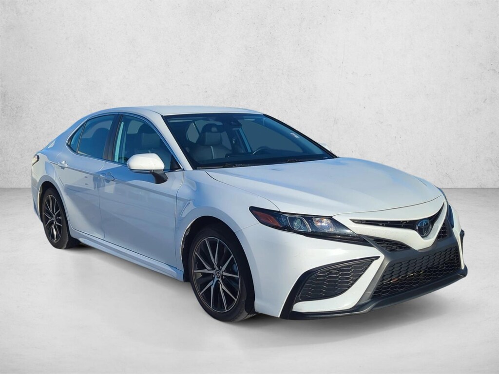 Used 2023 Toyota Camry SE Sedan