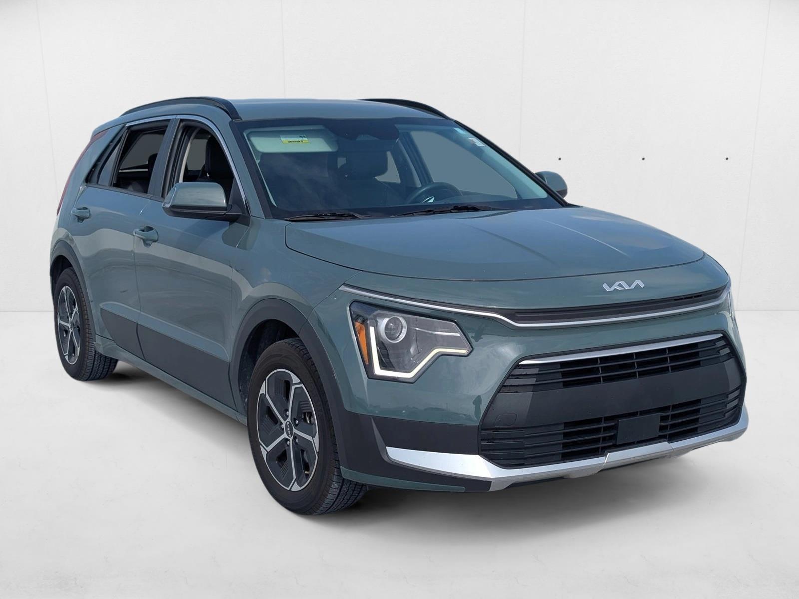 2023 Kia Niro EX photo 3
