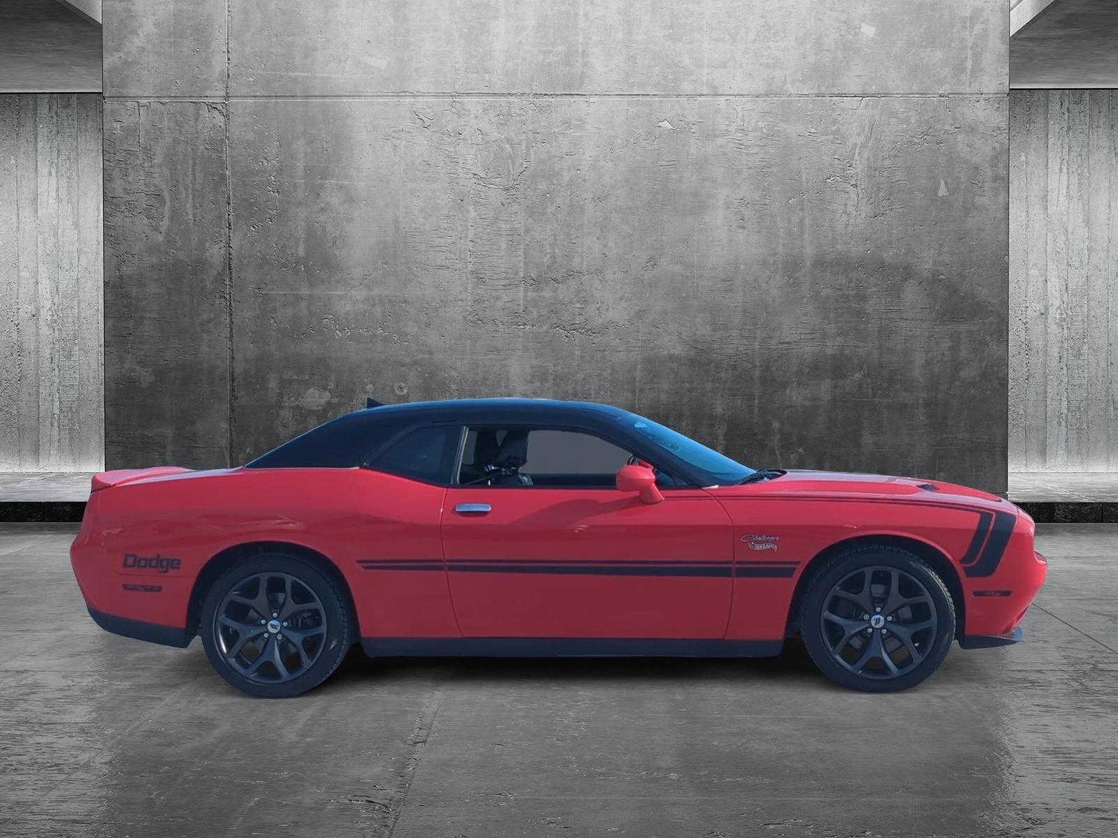 2018 Dodge Challenger SXT Plus photo 4