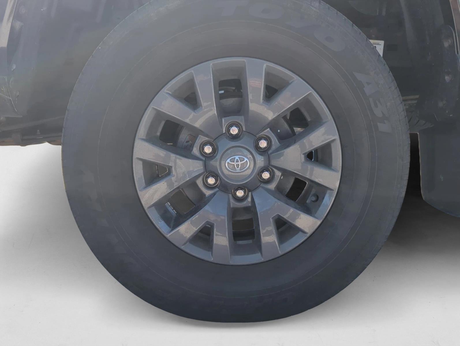 2022 Toyota Tacoma 4x4 SR5 Double Cab V6 photo 2