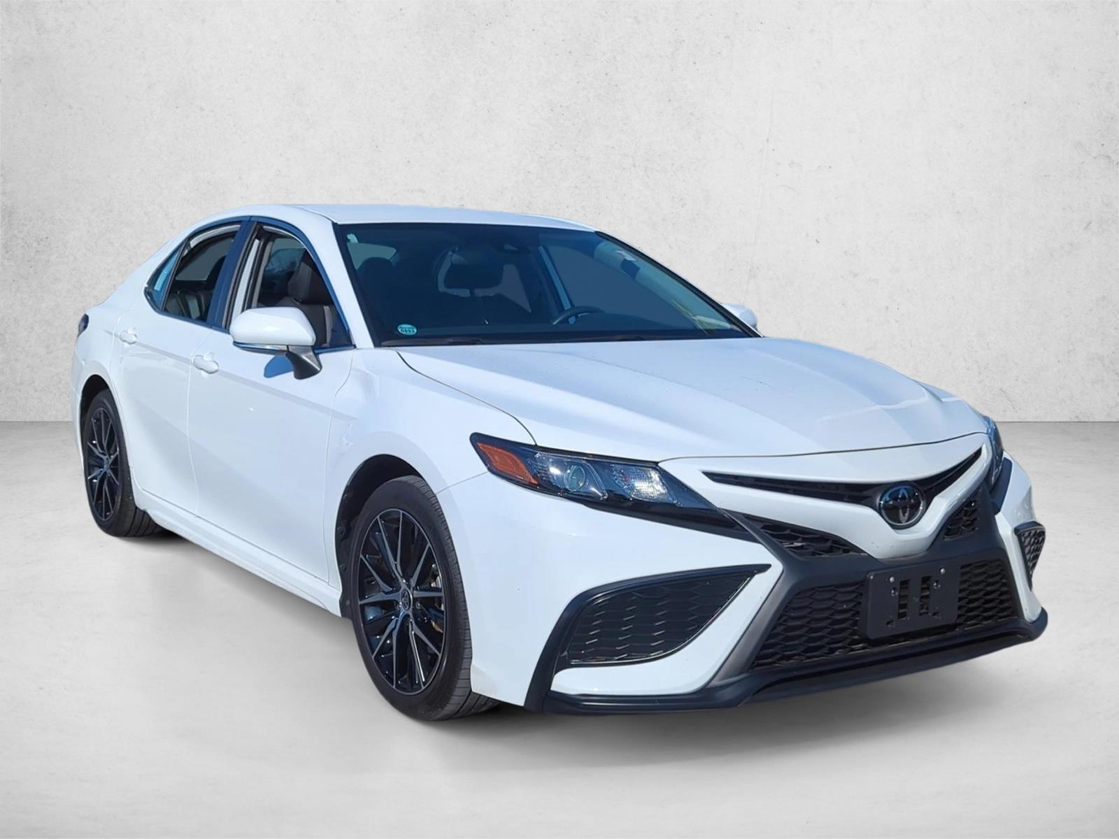 2023 Toyota Camry SE photo 3