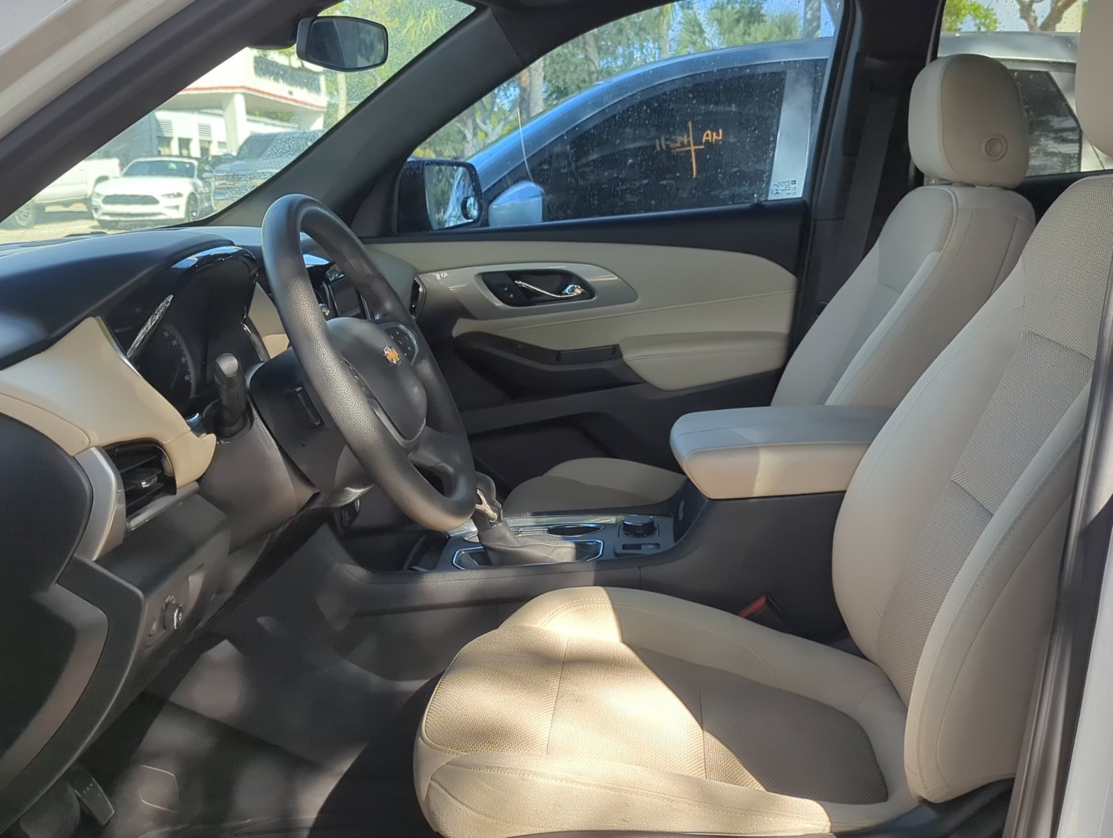 2022 Chevrolet Traverse 1LS photo 3