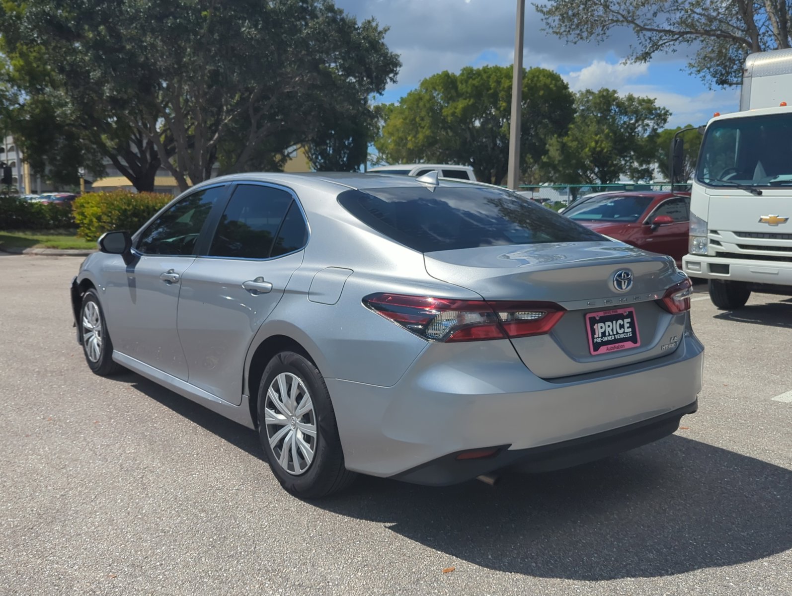 2022 Toyota Camry Hybrid LE photo 4