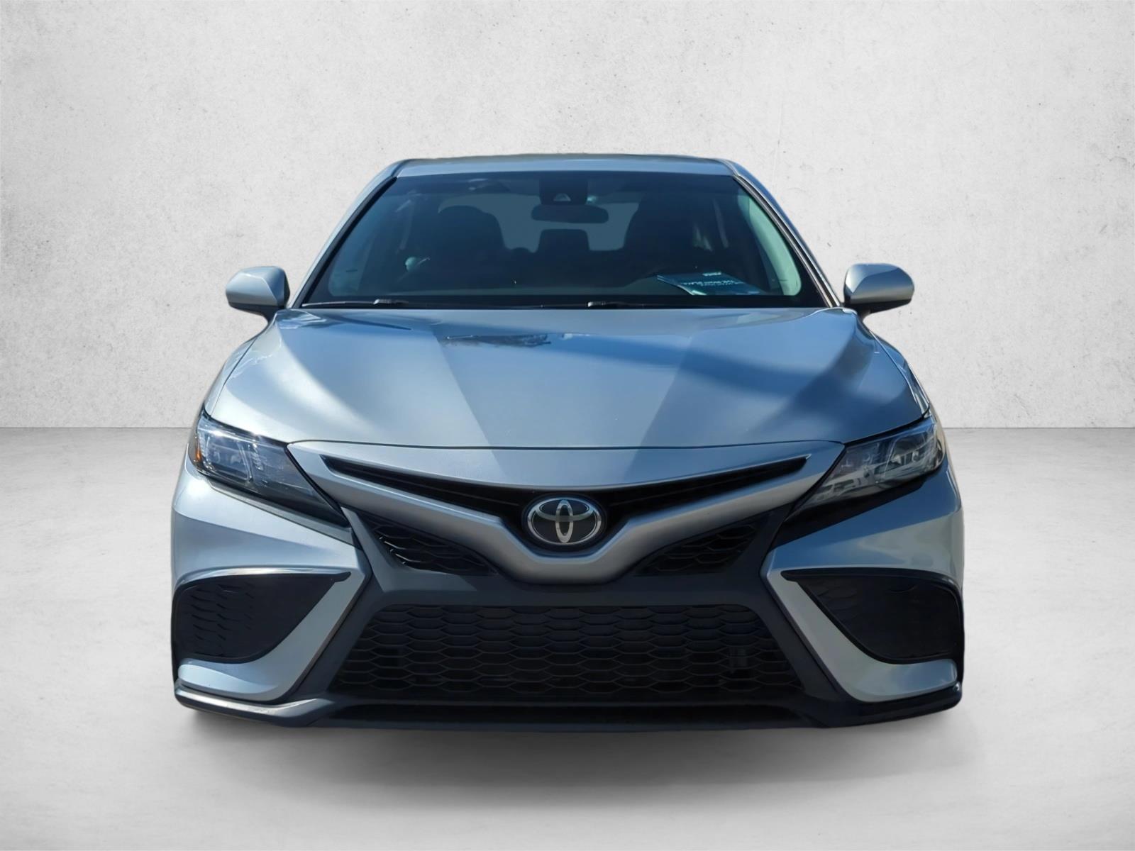 2021 Toyota Camry SE photo 2