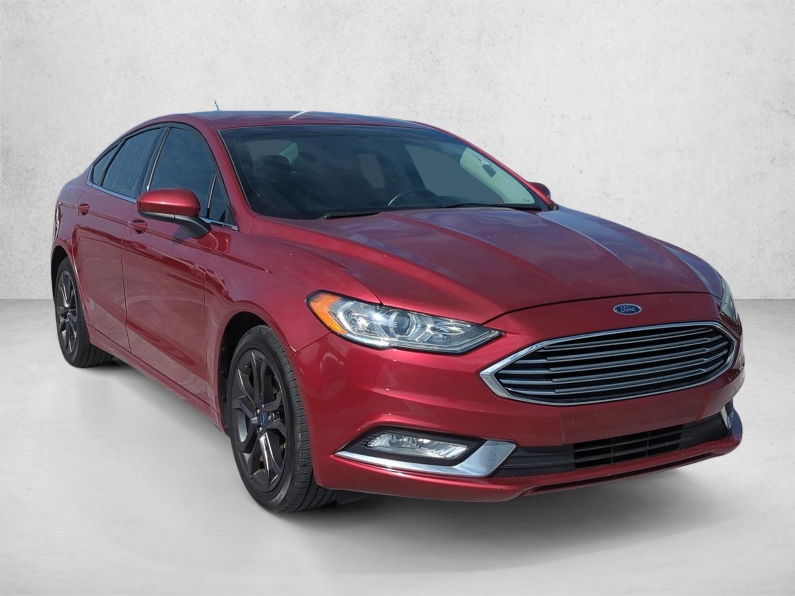 2018 Ford Fusion SE photo 2