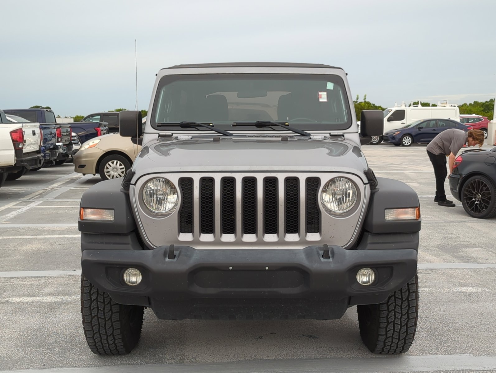 2018 Jeep Wrangler Unlimited Sport S photo 2