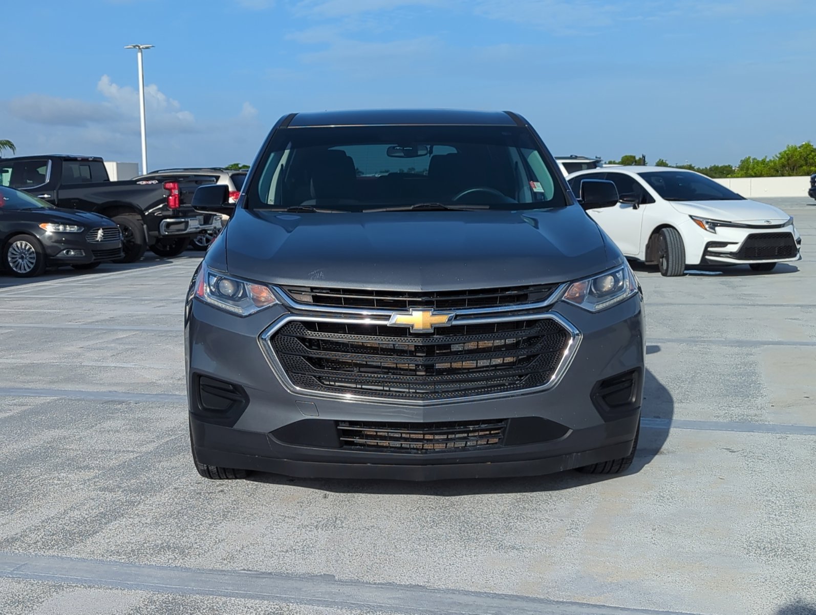 2020 Chevrolet Traverse 1LS photo 2