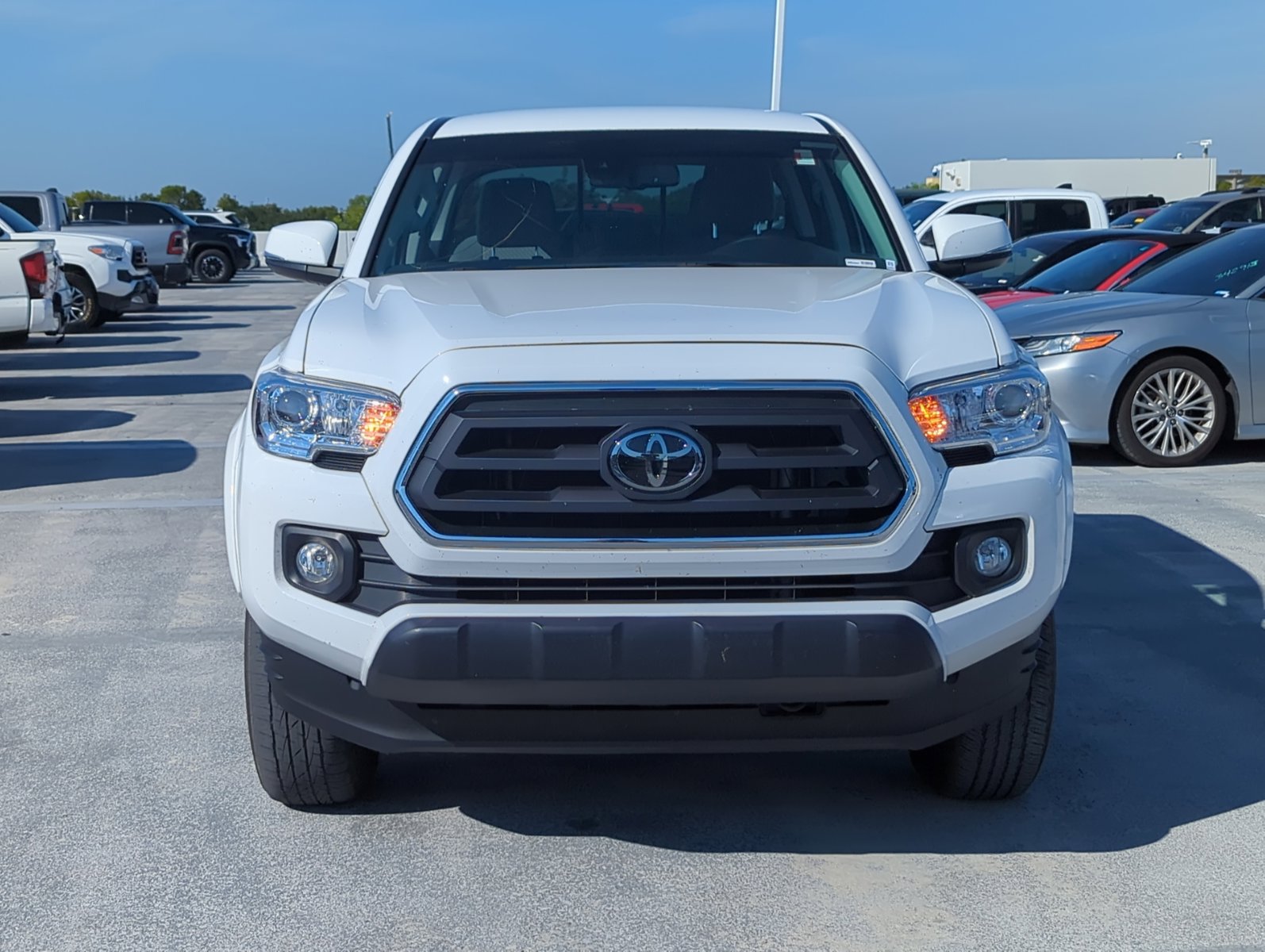 2023 Toyota Tacoma 4x4 SR5 Double Cab V6 photo 2