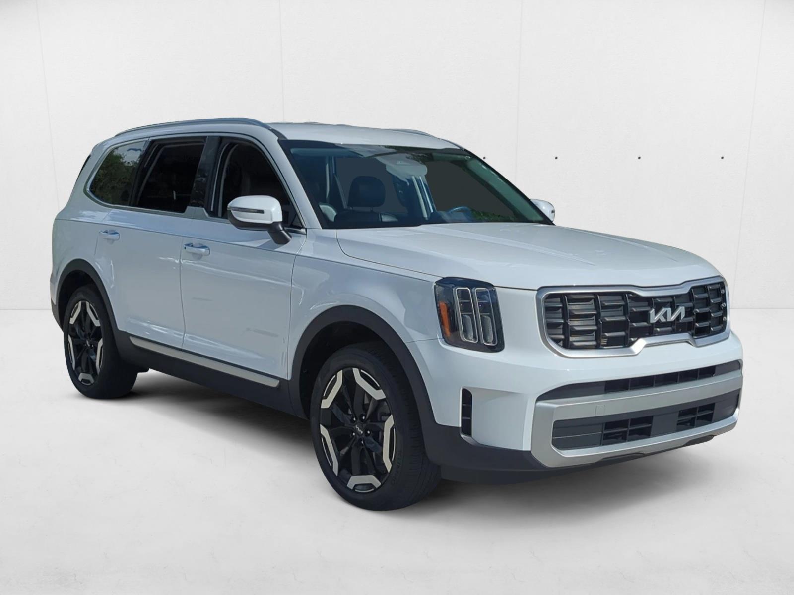2024 Kia Telluride S photo 3