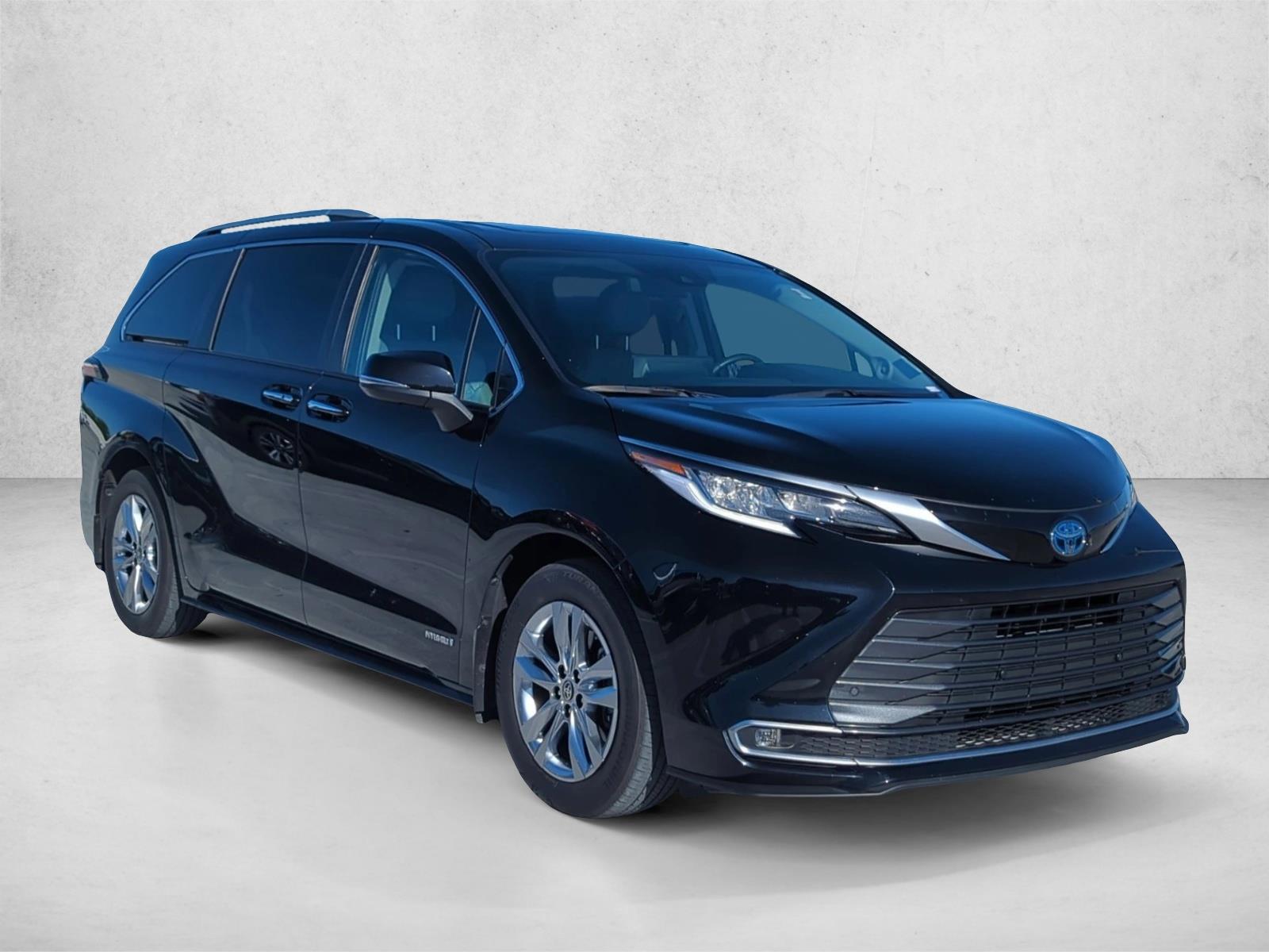 2021 Toyota Sienna Limited photo 3