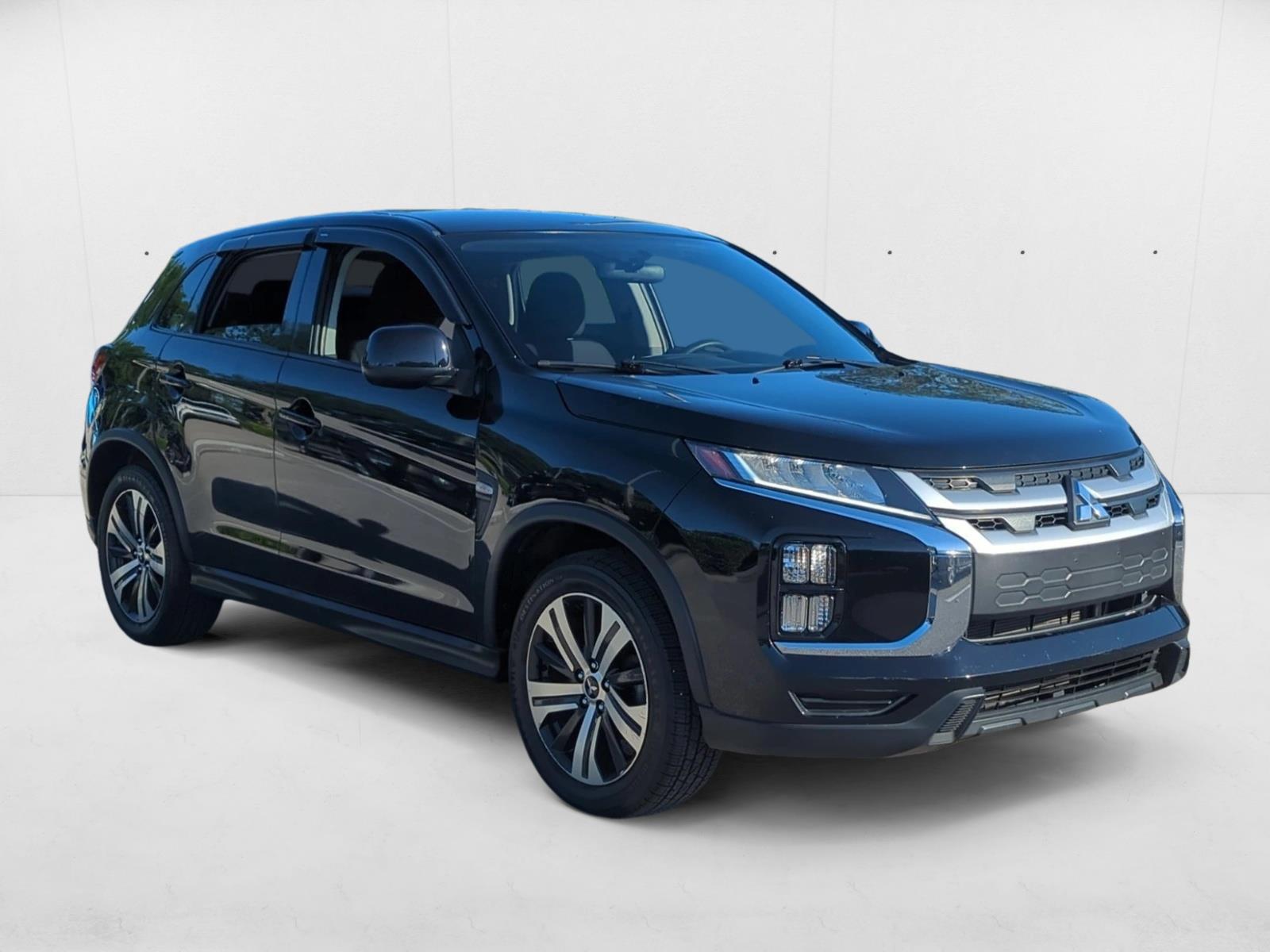 2020 Mitsubishi Outlander Sport ES photo 3