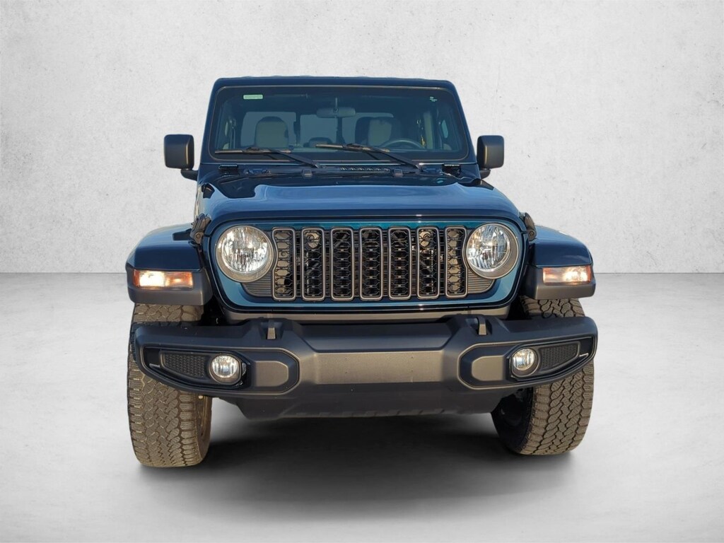 Used 2025 Jeep Gladiator Sport Truck Crew Cab