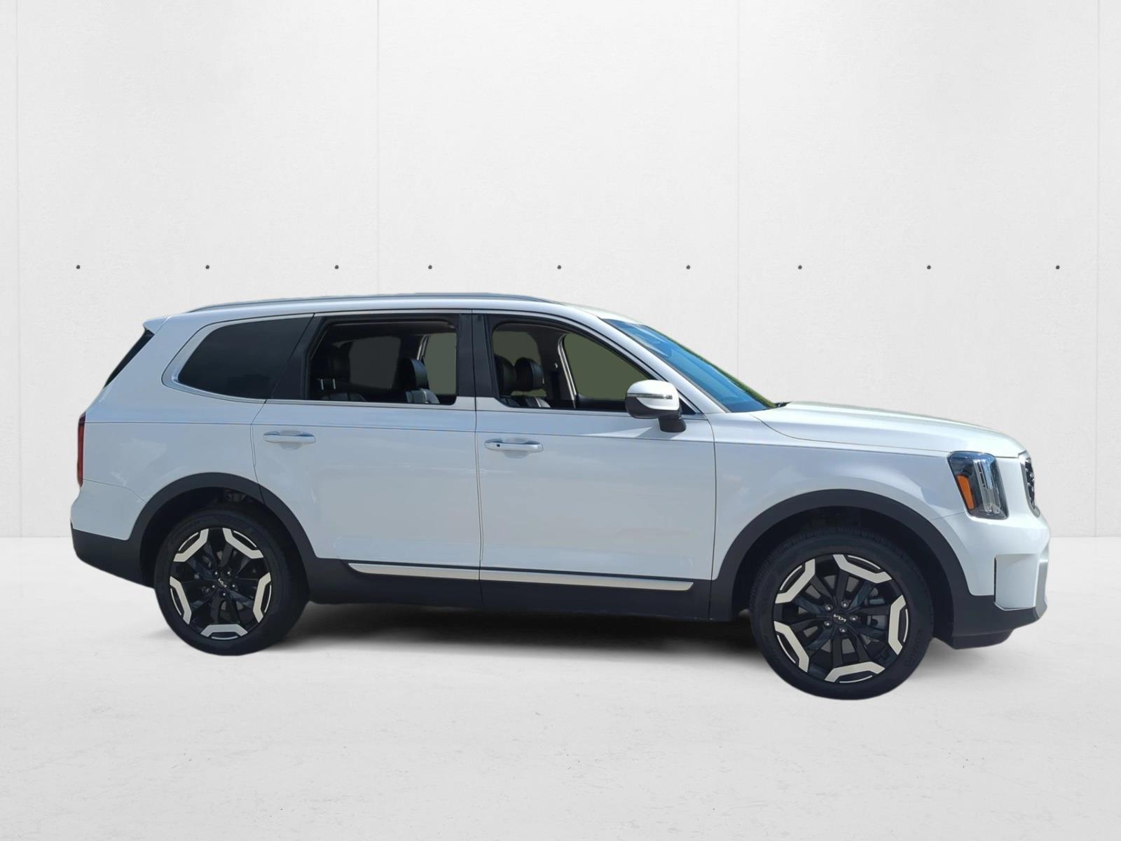 2024 Kia Telluride S photo 4