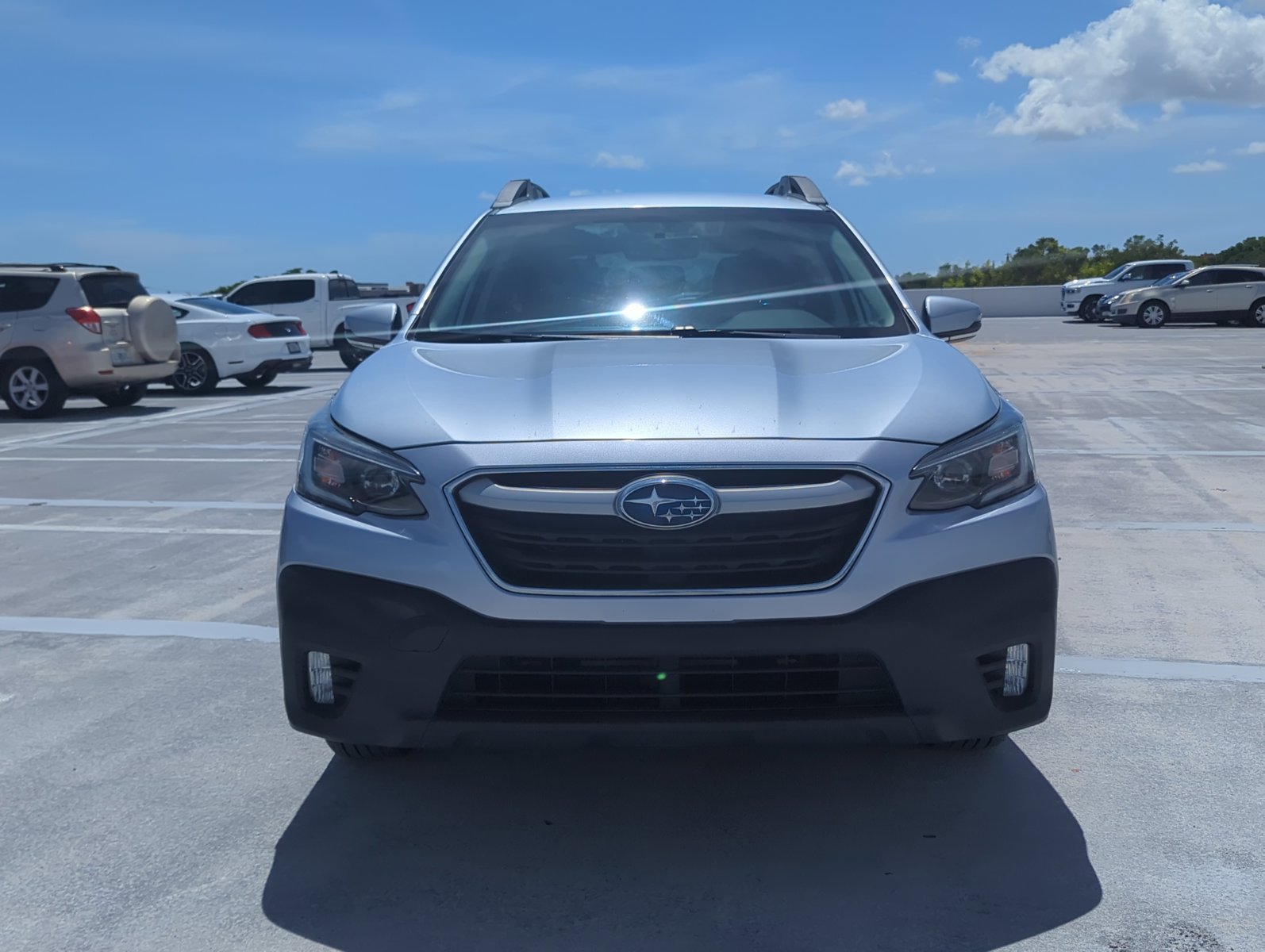 2022 Subaru Outback Premium photo 2
