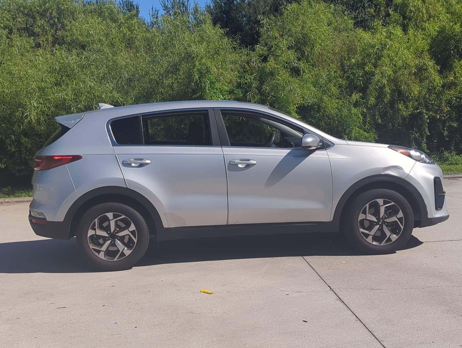 2020 Kia Sportage LX photo 3