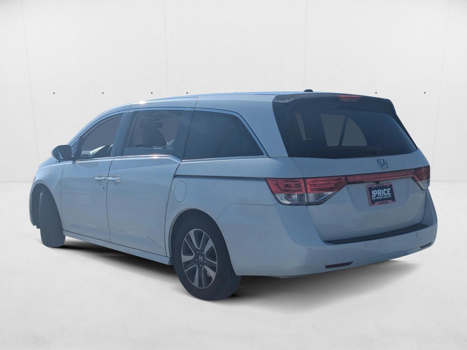 2015 Honda Odyssey Touring Elite photo 4