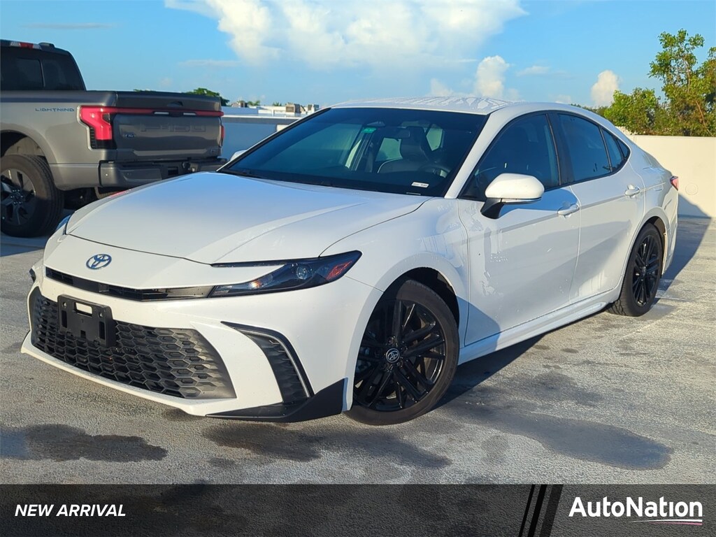 Used 2025 Toyota Camry SE Sedan