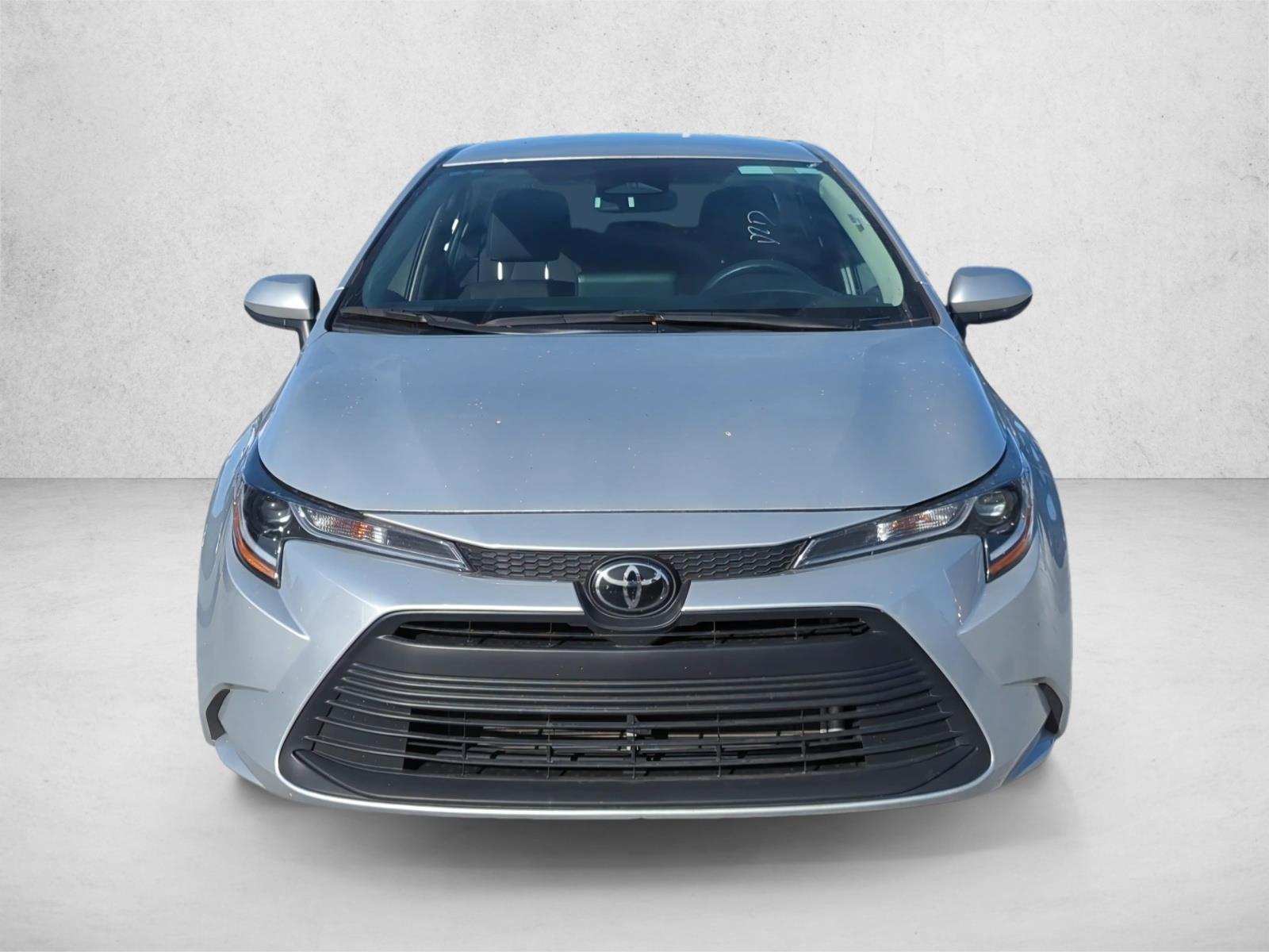 2025 Toyota Corolla LE photo 2