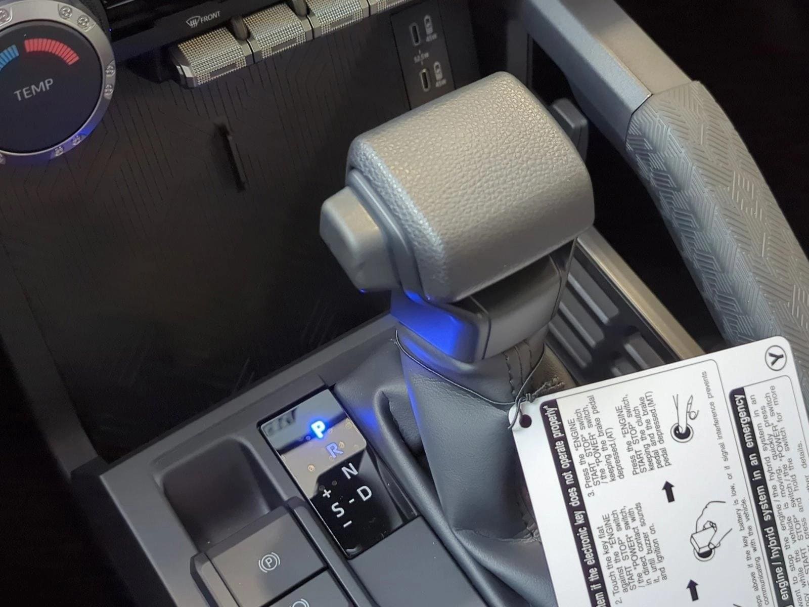 2025 Toyota Tacoma SR5 - Photo 12