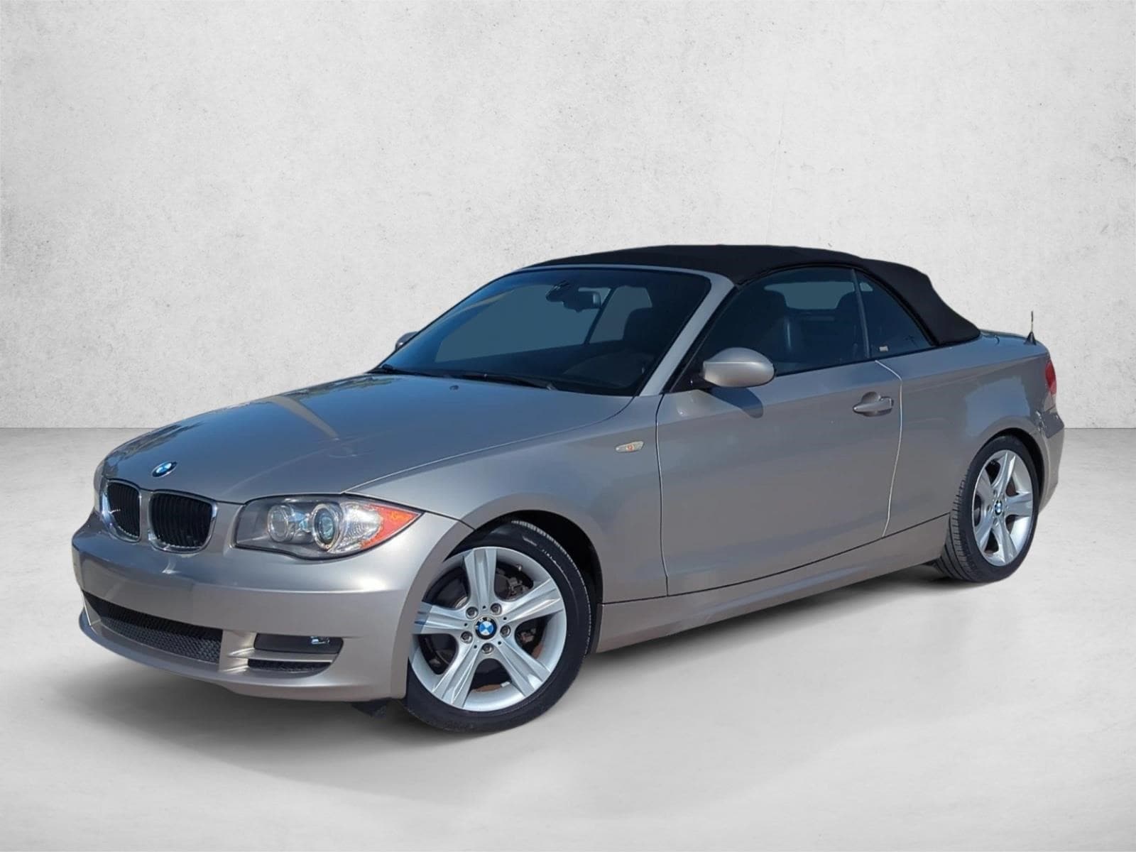 2009 BMW 1 Series 128i Convertible's photo