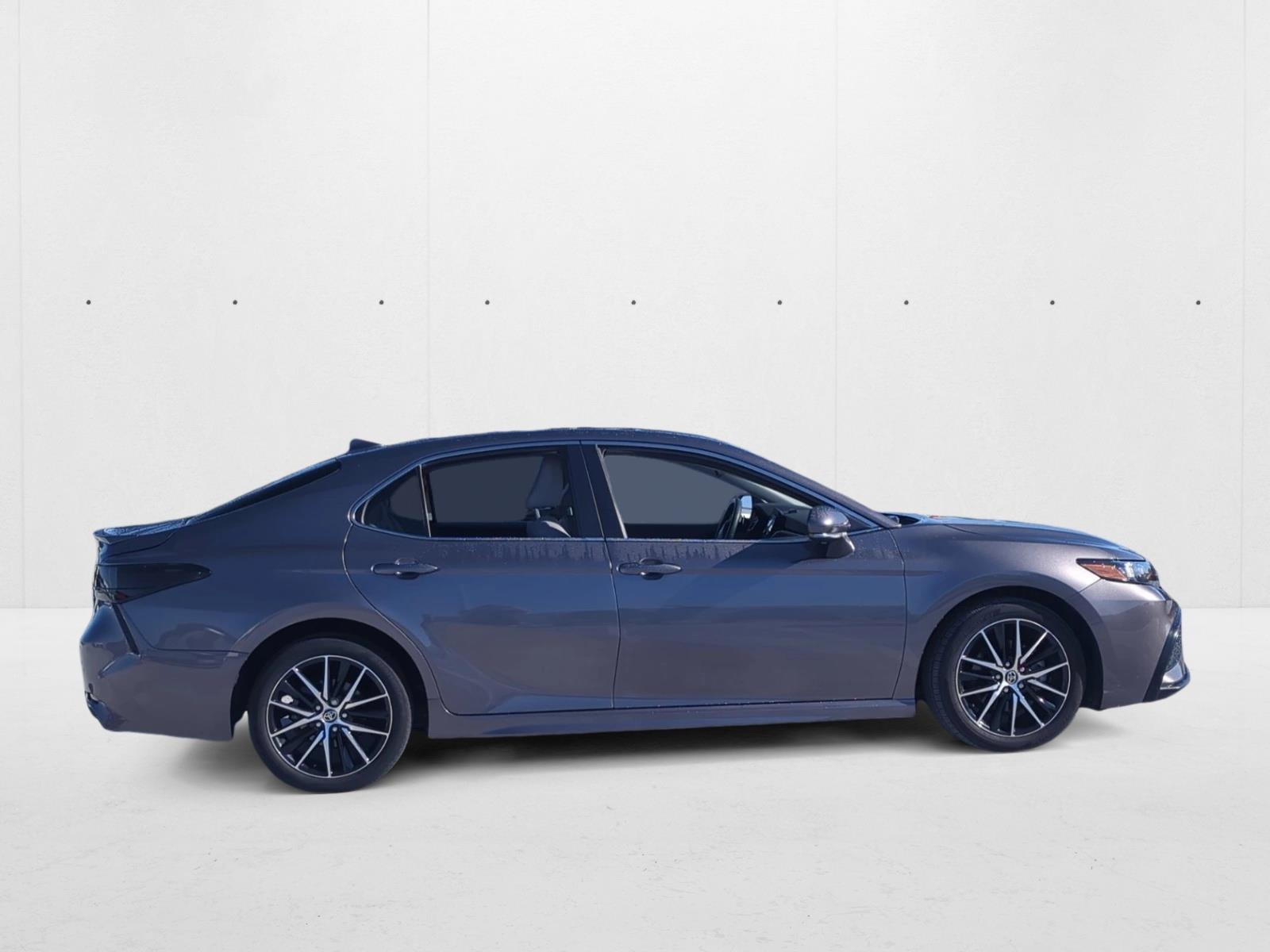 2023 Toyota Camry SE photo 4