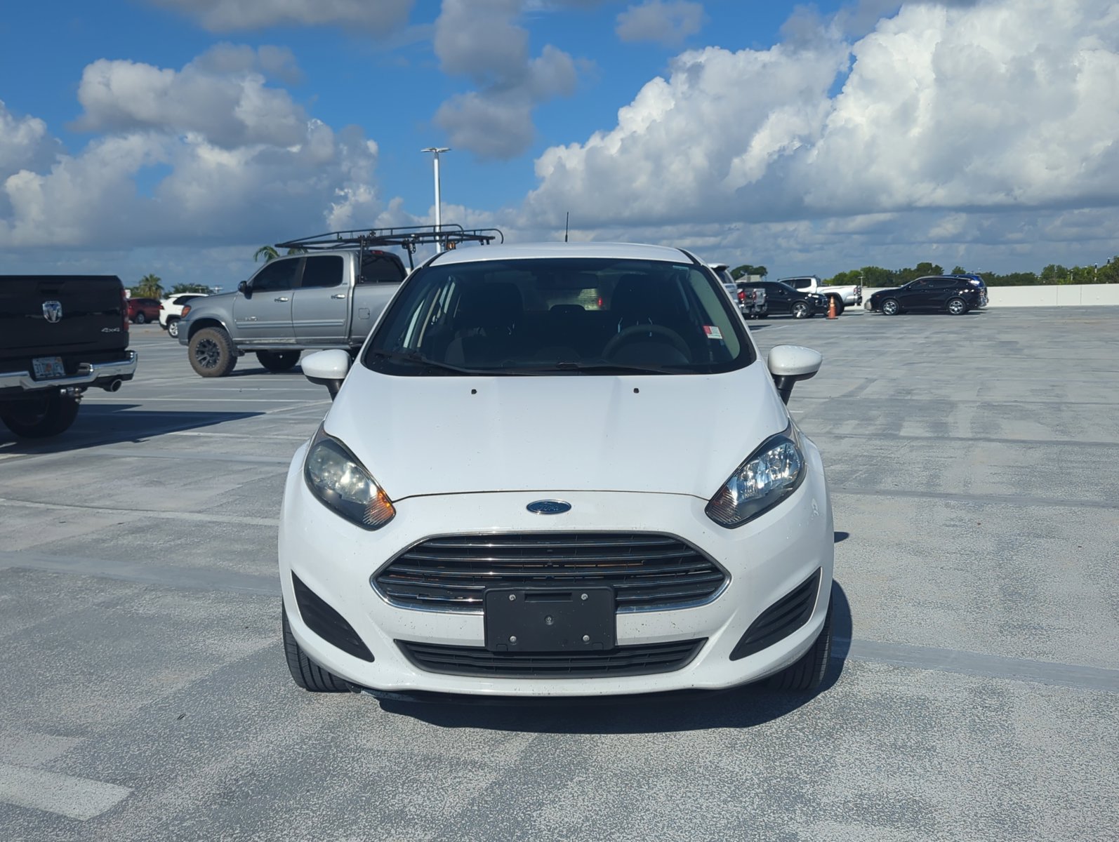 2017 Ford Fiesta SE photo 2