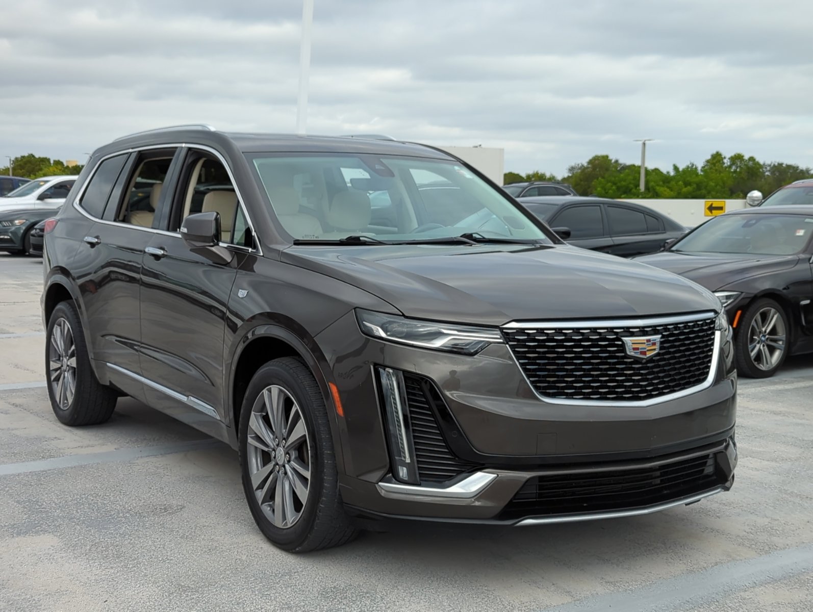 2020 Cadillac XT6 Premium Luxury photo 3