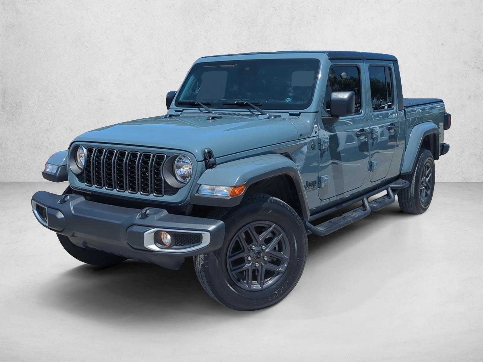 2024 Jeep Gladiator Sport S's photo