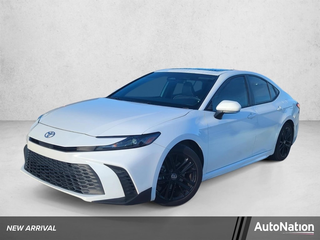 Used 2025 Toyota Camry SE Sedan