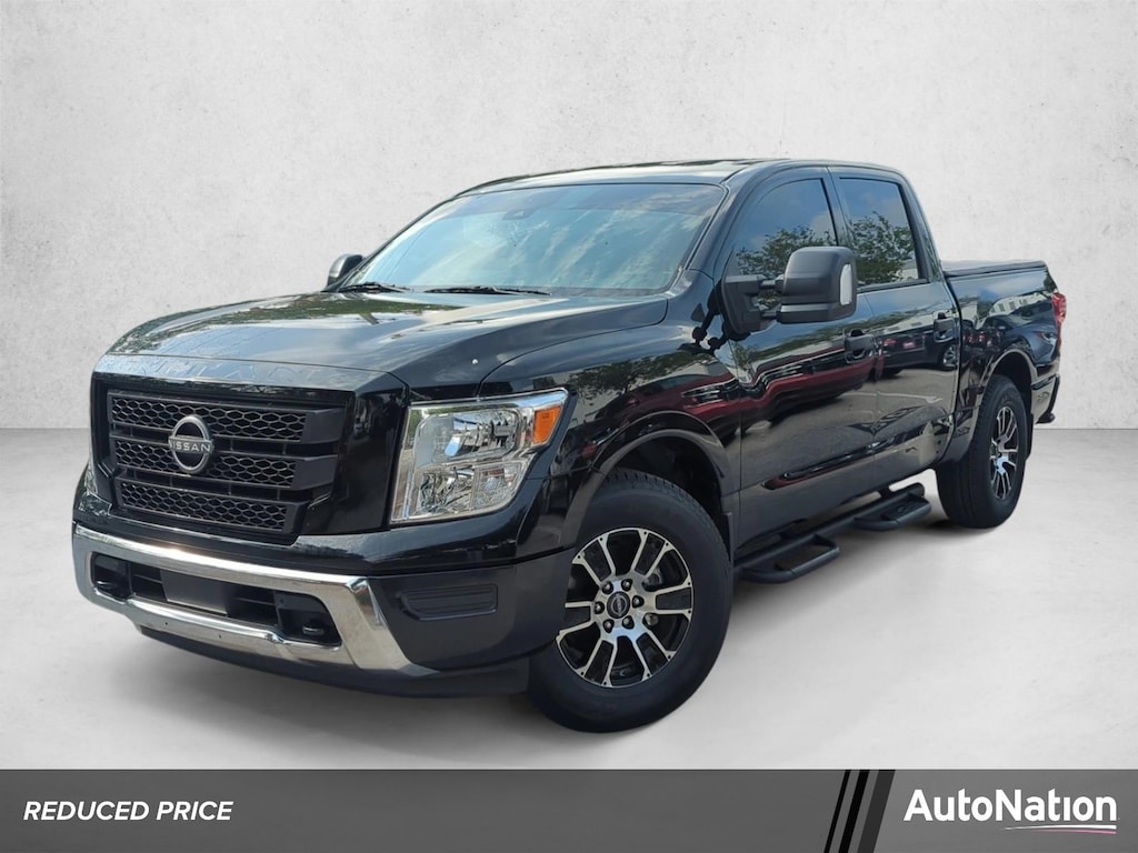 Used 2024 Nissan Titan SV Truck Crew Cab