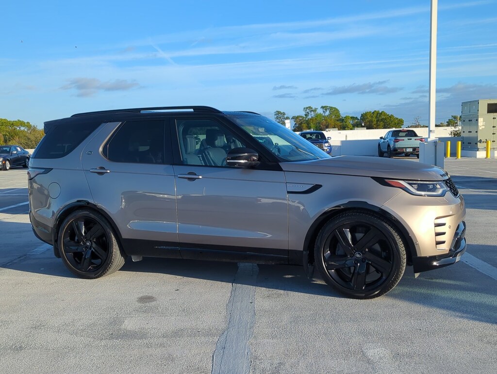 Used 2024 Land Rover Discovery P360 Dynamic SE SUV
