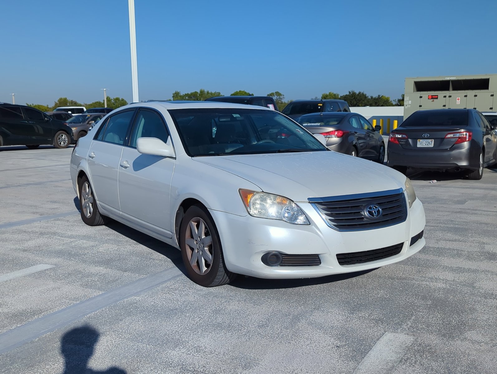 2009 Toyota Avalon XL photo 2