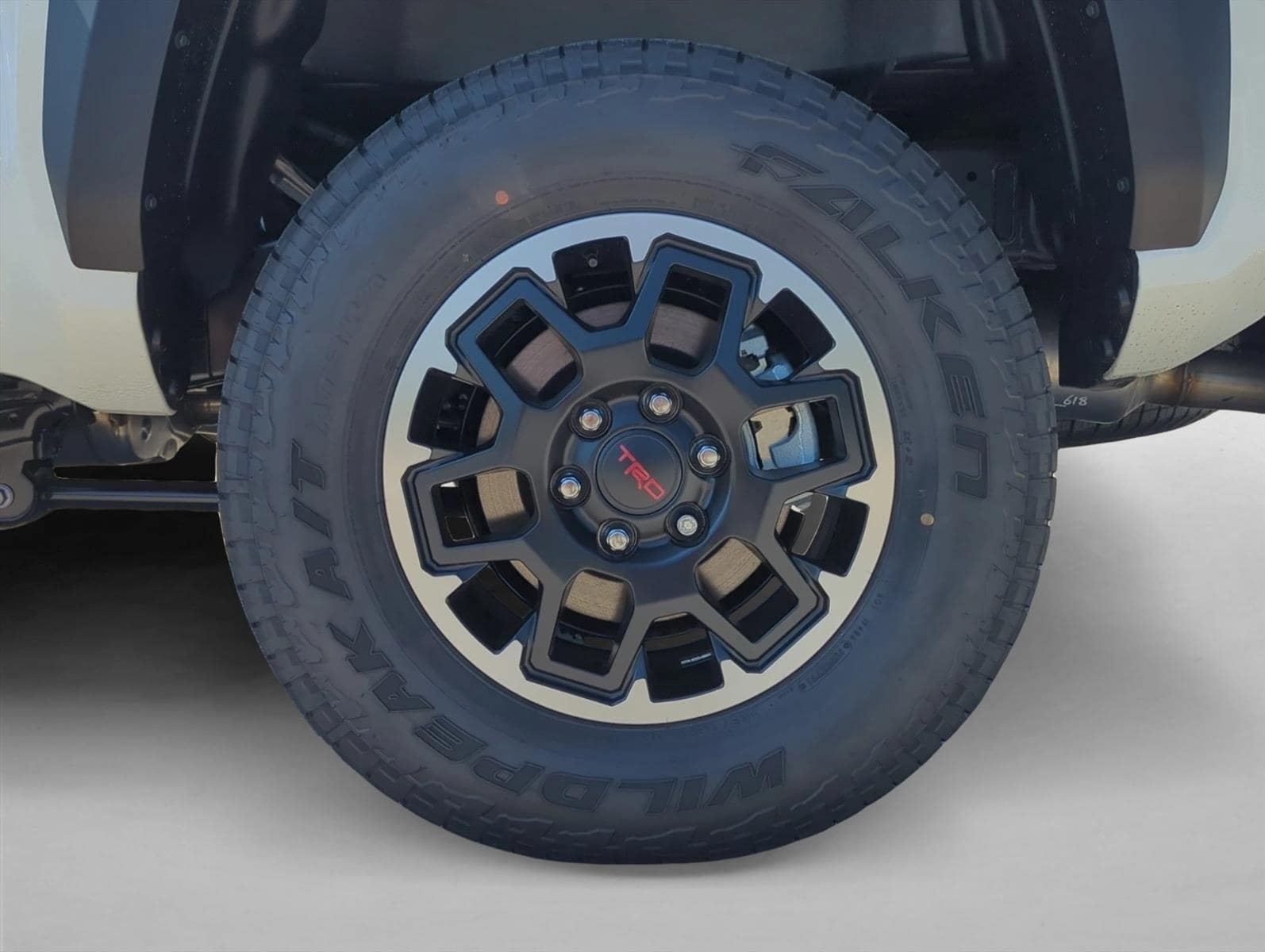 2025 Toyota Tacoma TRD Off Road - Photo 9