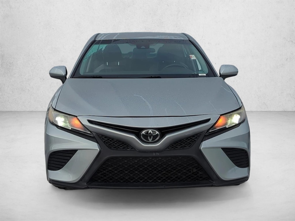 Used 2019 Toyota Camry SE Sedan