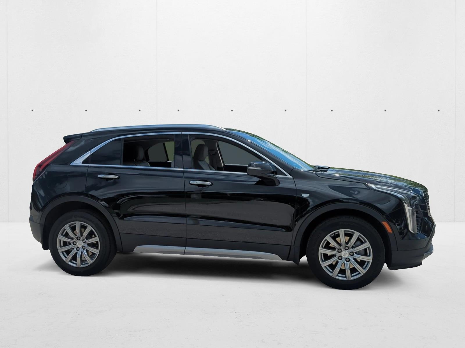 2023 Cadillac XT4 Premium Luxury photo 4