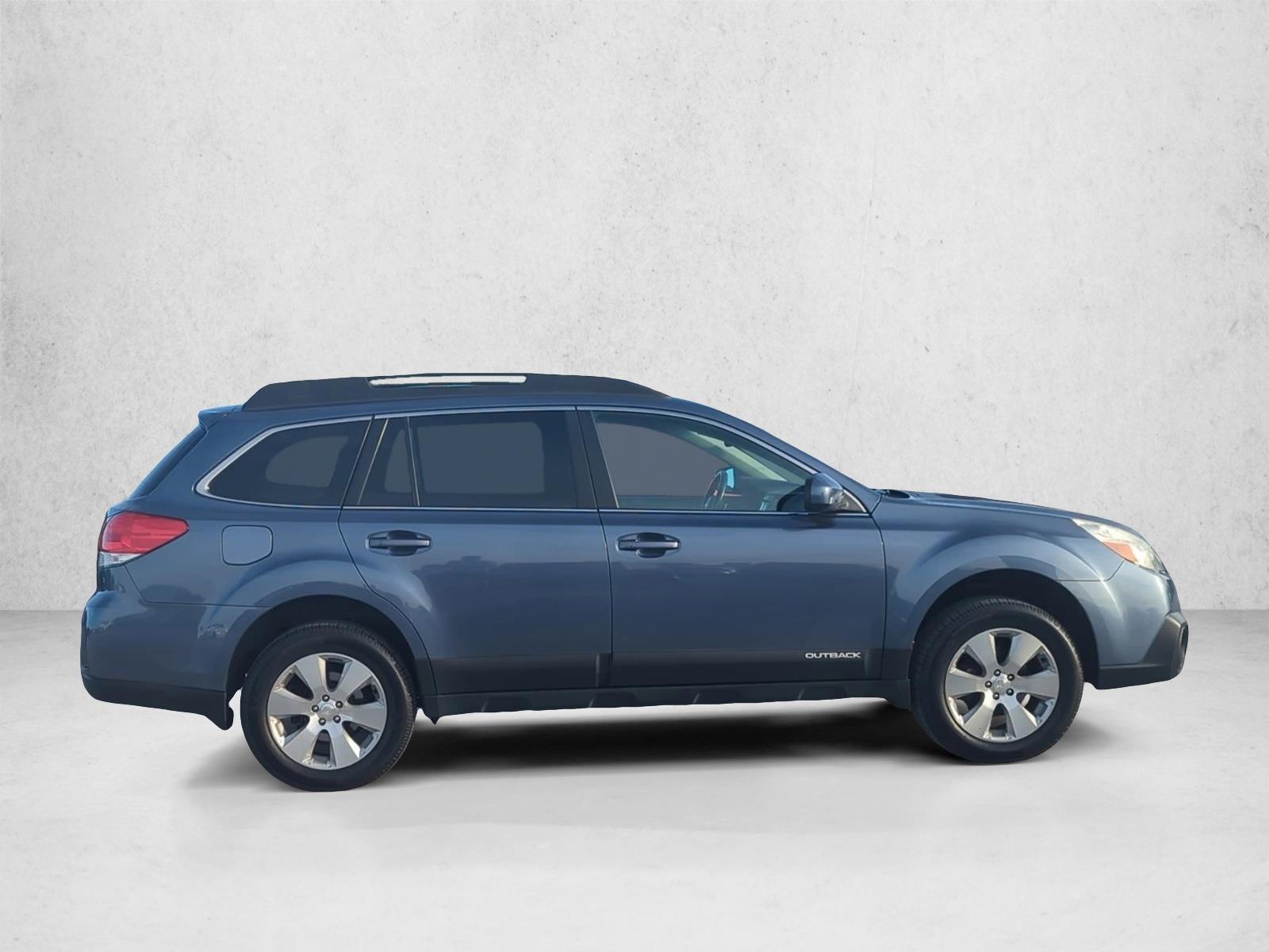 2013 Subaru Outback 2.5i Premium photo 4