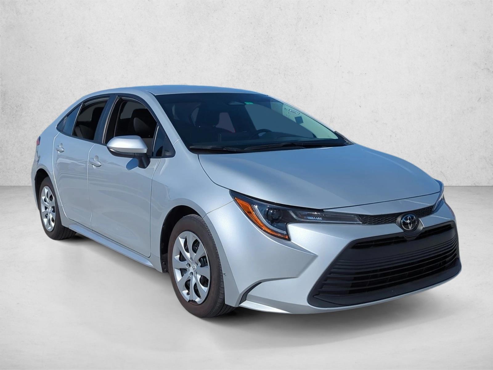 2023 Toyota Corolla LE photo 3