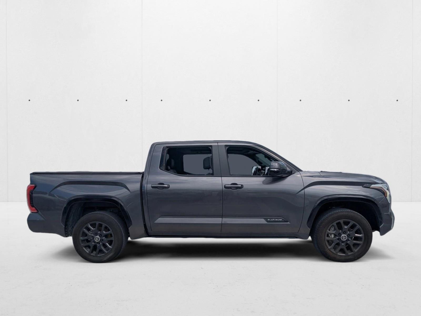 2024 Toyota Tundra Platinum CrewMax photo 4
