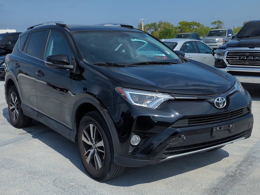 Used 2016 Toyota RAV4 XLE SUV